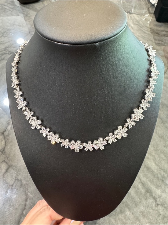 Jewelry - Elegant Silver Floral CZ Necklace - Women Jewelry 17”
